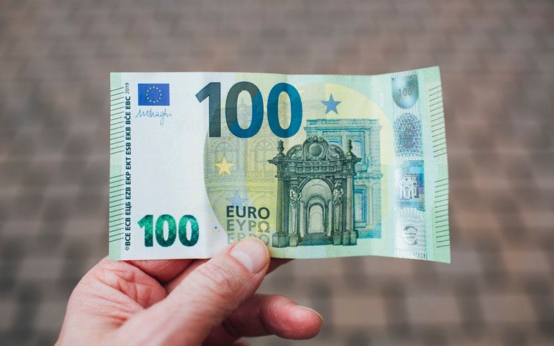 Pola miliona građana prijavilo se za 100 evra za samo tri sata