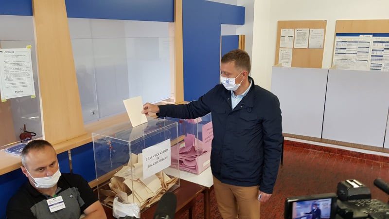 Градоначелник Зеленовић гласао у МЗ "Жика Поповић"