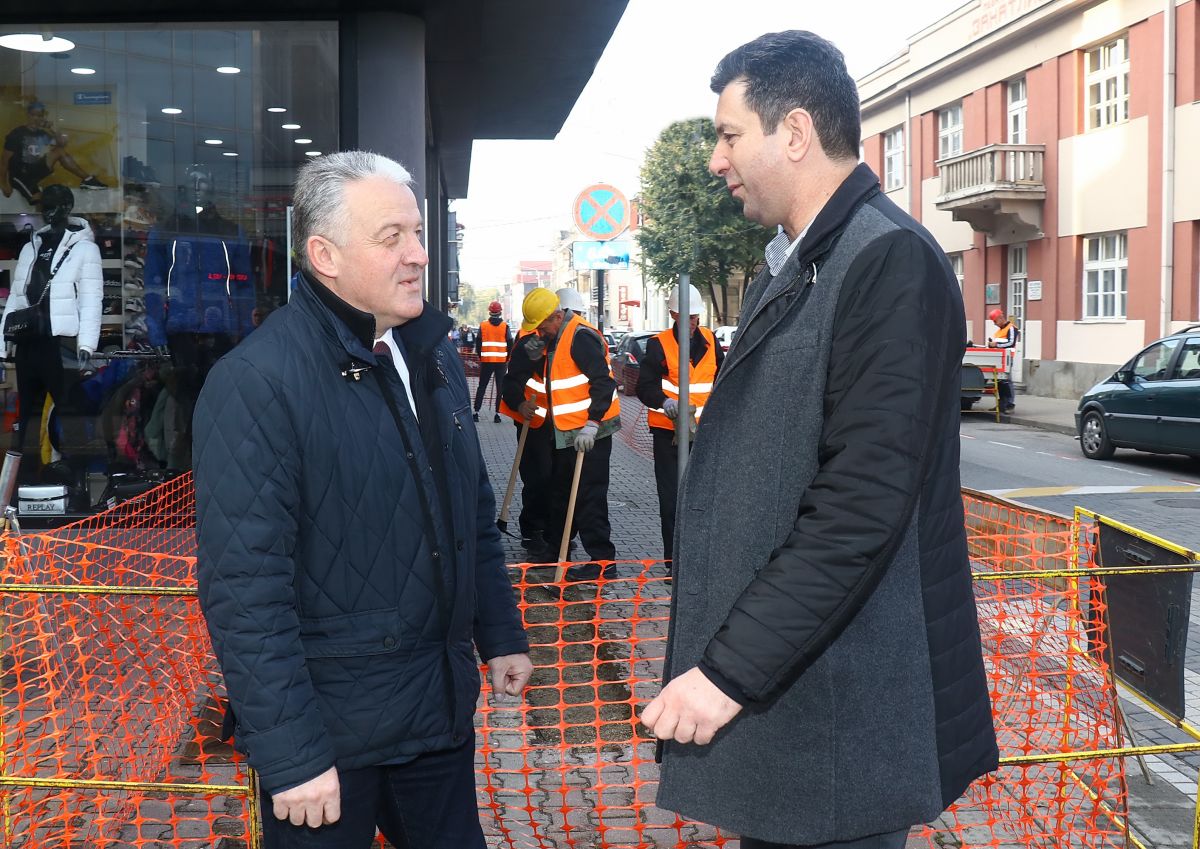 Foto: Glas Podrinja / narodni poslanik dr Boban Birmančević i šef Telekoma Srbija Šabac i gradonačelnik Šapca dr Aleksandar Pajić