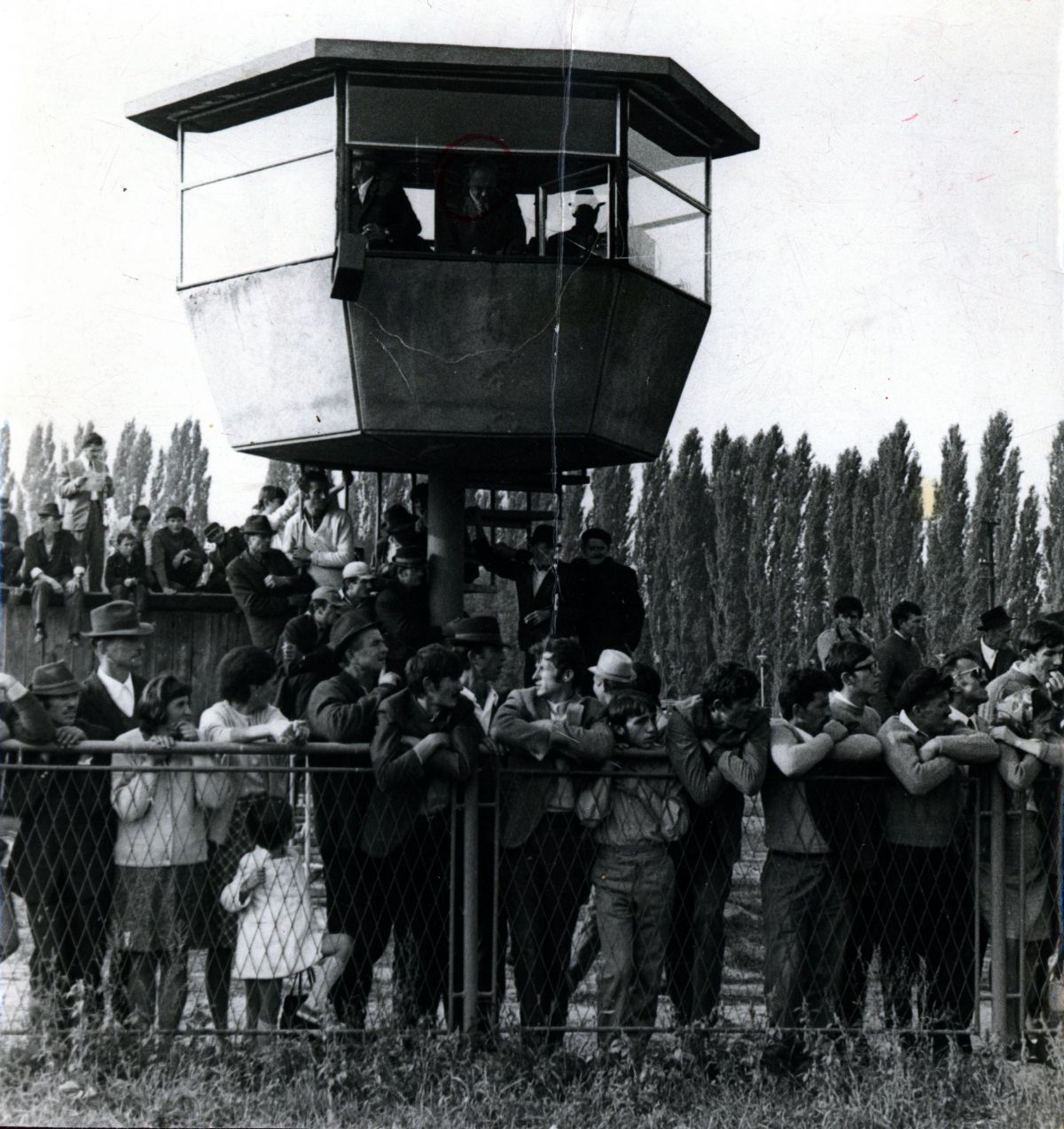 Toranj šabačkog hipodroma, Fotografije: Lična arhiva i gradska biblioteka u Šapcu