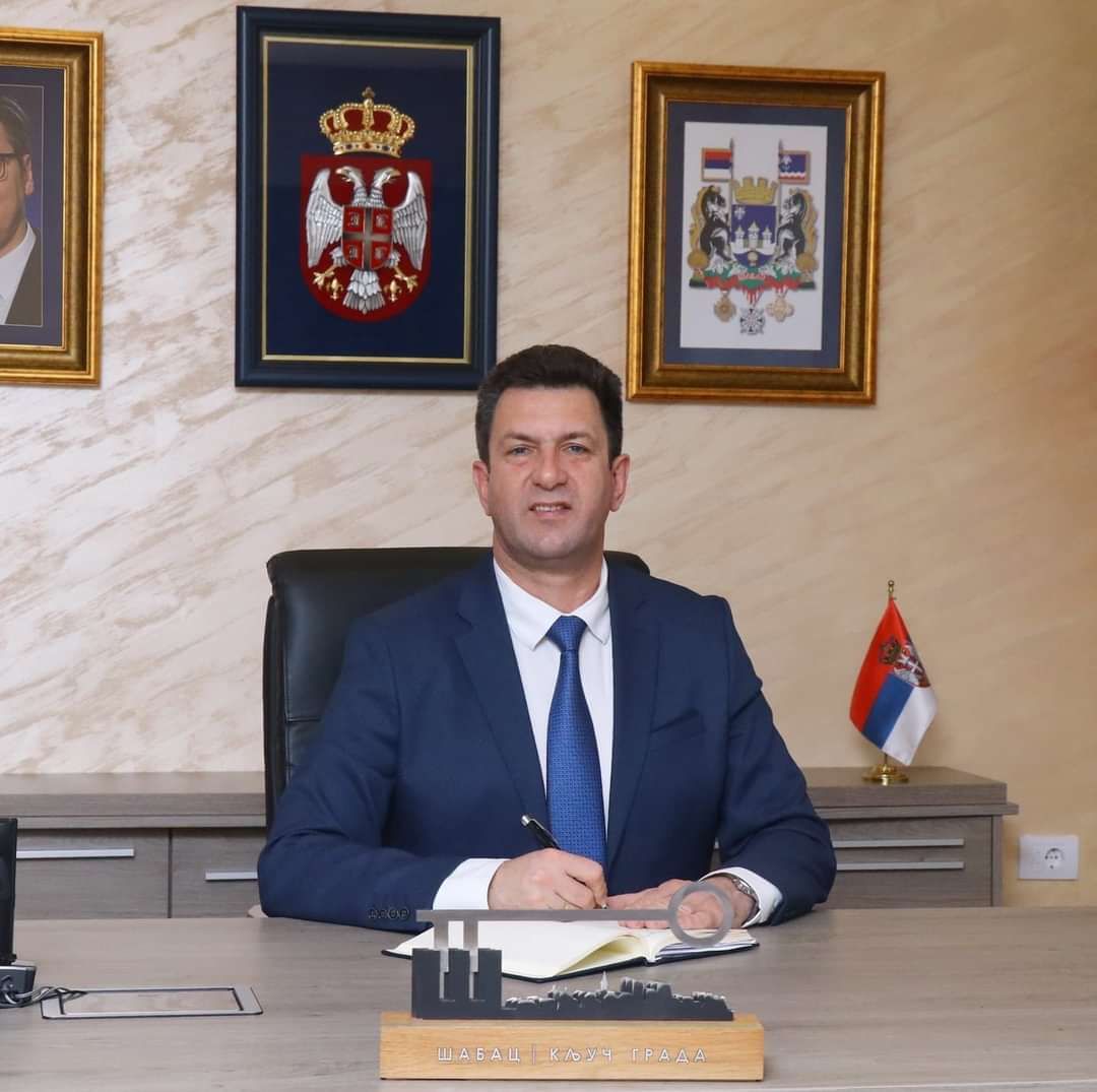 Novogodišnja čestitka gradonačelnika Šapca dr Aleksandra Pajića