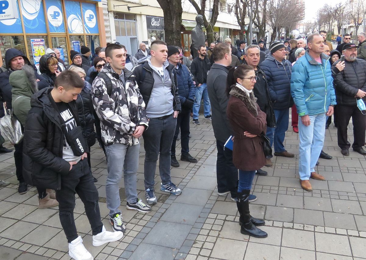 Foto: Glas Podrinja, Protest ispred PU Šabac