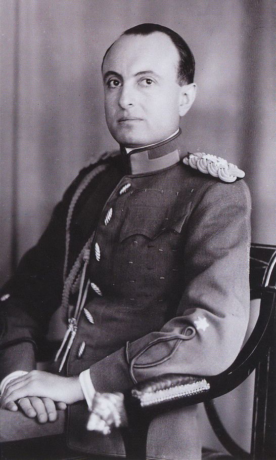 http://www.royalfamily.org /Wikipedia