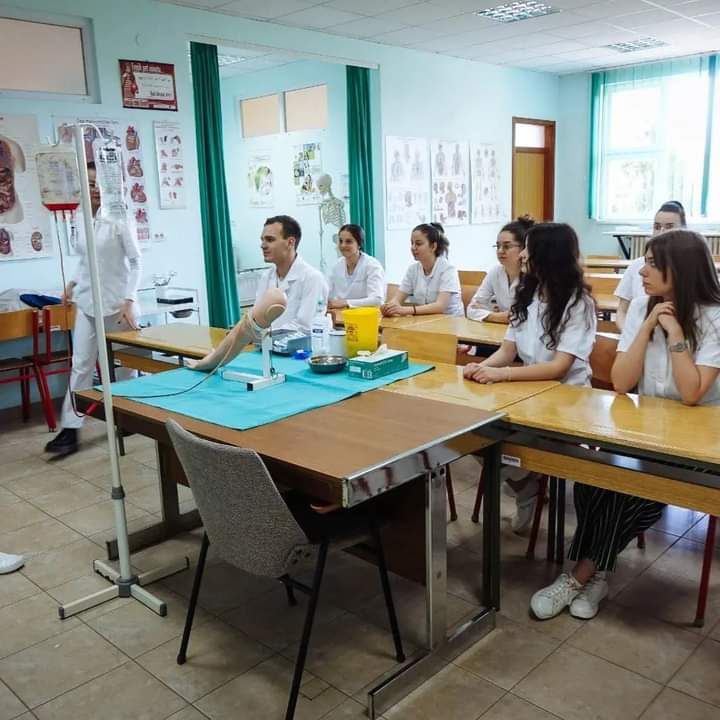 Pored planiranog upisa 330 studenata osnovnih studija, u školskoj 2022/23. godini prema raspisanom konkursu za upis na Odsek za medicinske i poslovno-tehnološke studije, predviđen je upis i 49 studenata u prvu godinu master studija Zdravstvene nege