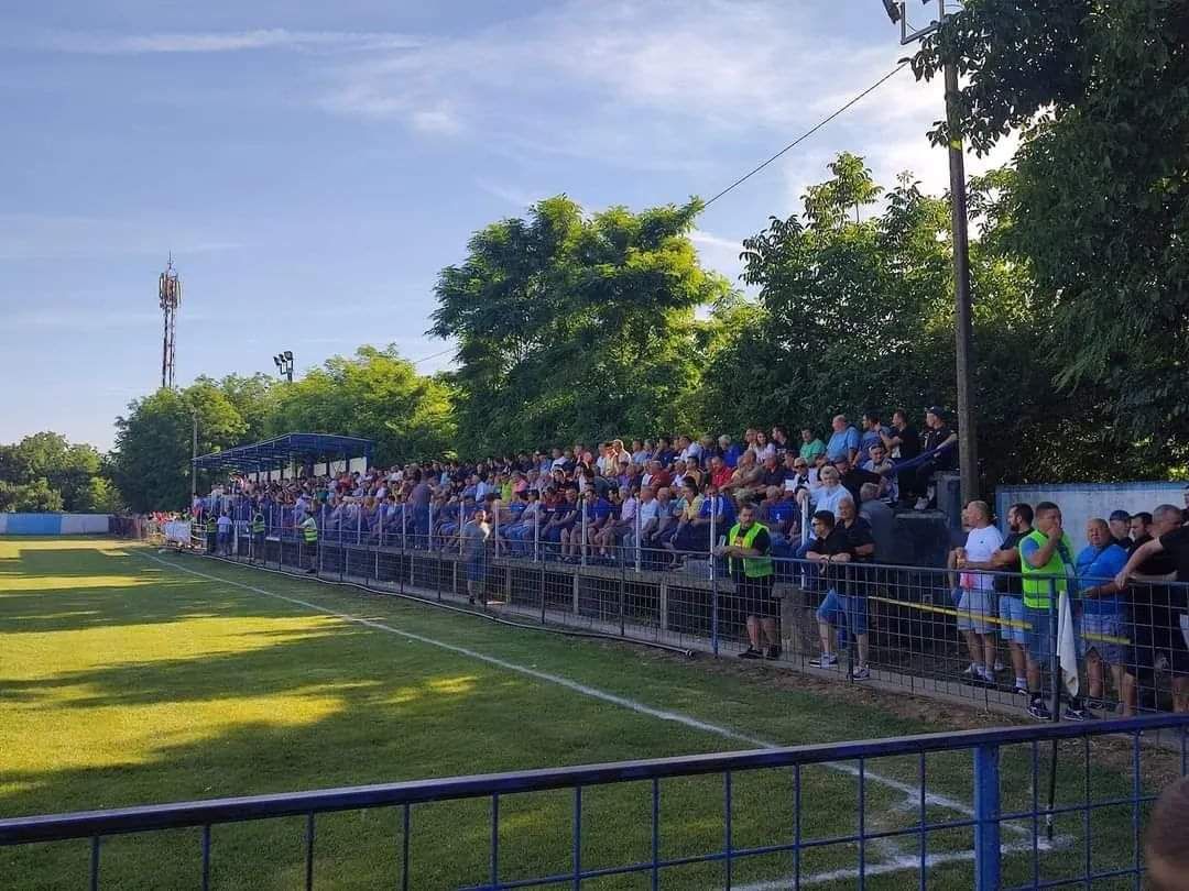 Brojna podrška domaćih navijača (foto: FK Hajduk Stanko fb profil)