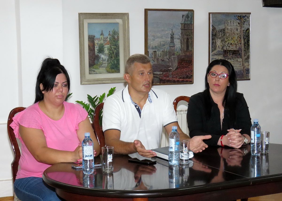 Glas Podrinja/Sa konferencije za novinare