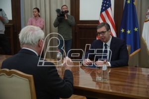 Vučić se sastao sa ambasadorom SAD Kristoferom Hilom