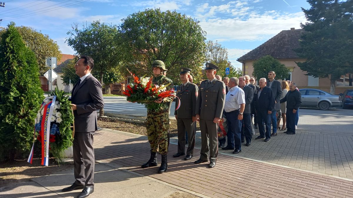 Одата почаст палим руским пилотима и мештанима Кленка, Фото: "Глас Подриња"