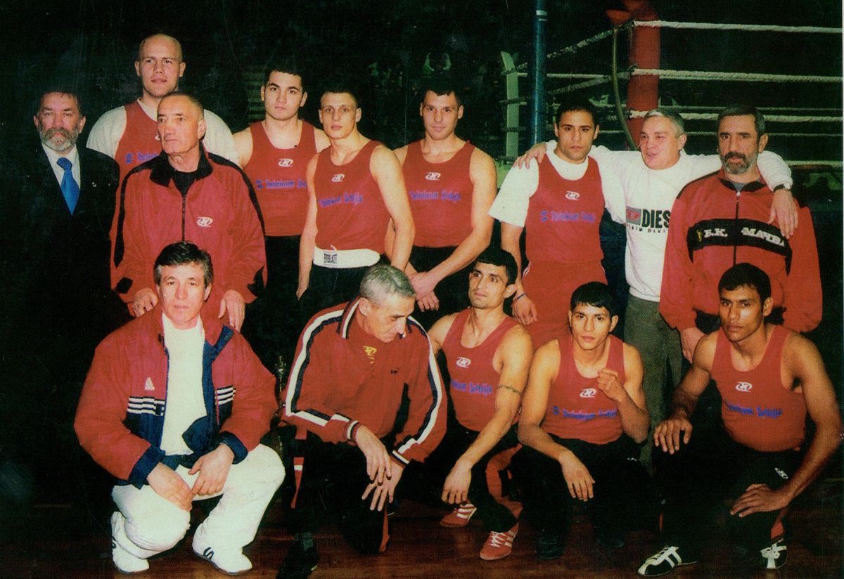 Šampionska ekipa  Bokserskog kluba “Mačva”,  maj 2007. godine, Foto: Privatna arhiva