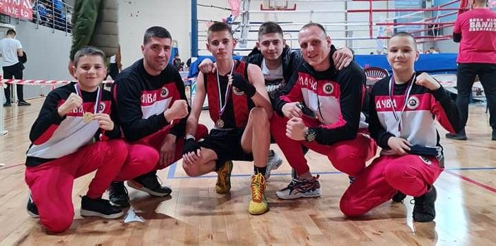 S. Kolovski, N. Živković, U- Ćosić. S. Aličić, B. Jovičić, K. Karanović (foto: BK Mačva)