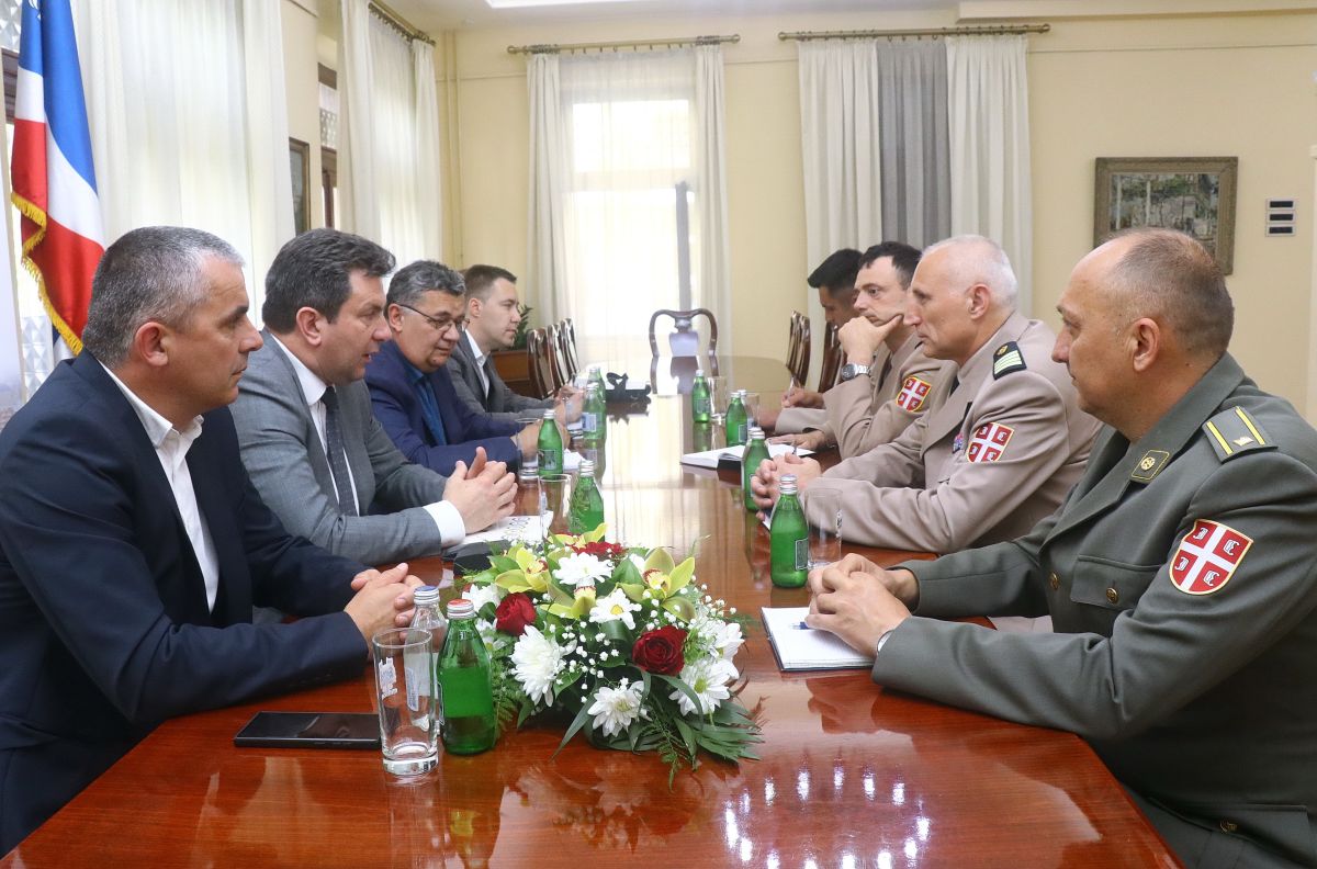 Sastanak na inicijativu Vojske Srbije (Foto: Glas Podrinja)