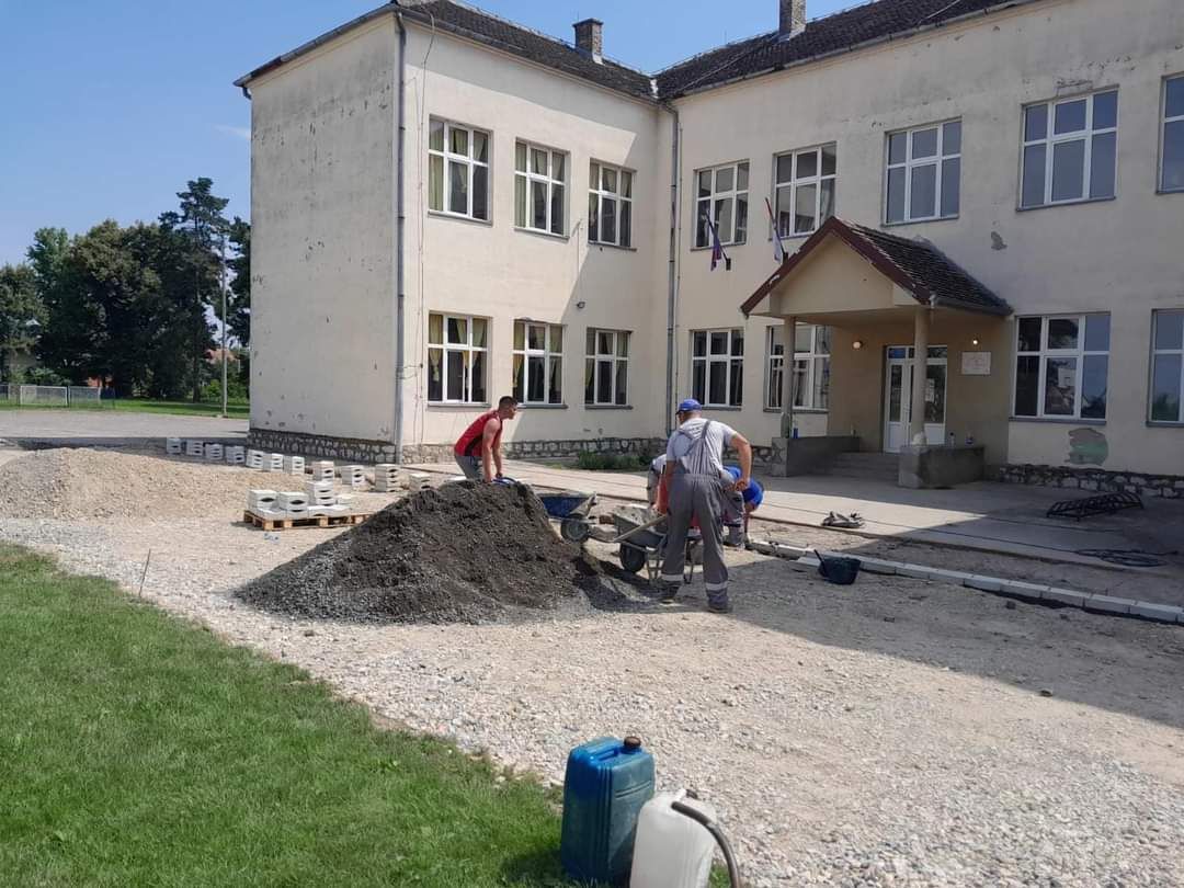 Osnovna škola "Laza K.Lazarević"