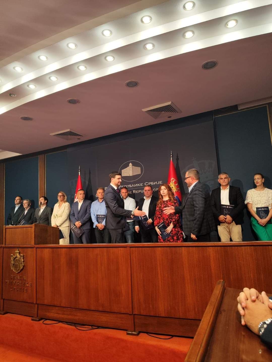 dodela ugovora o sufinansiranju (foto: zvanična fb stranica predsednika Opštine Bogatić)