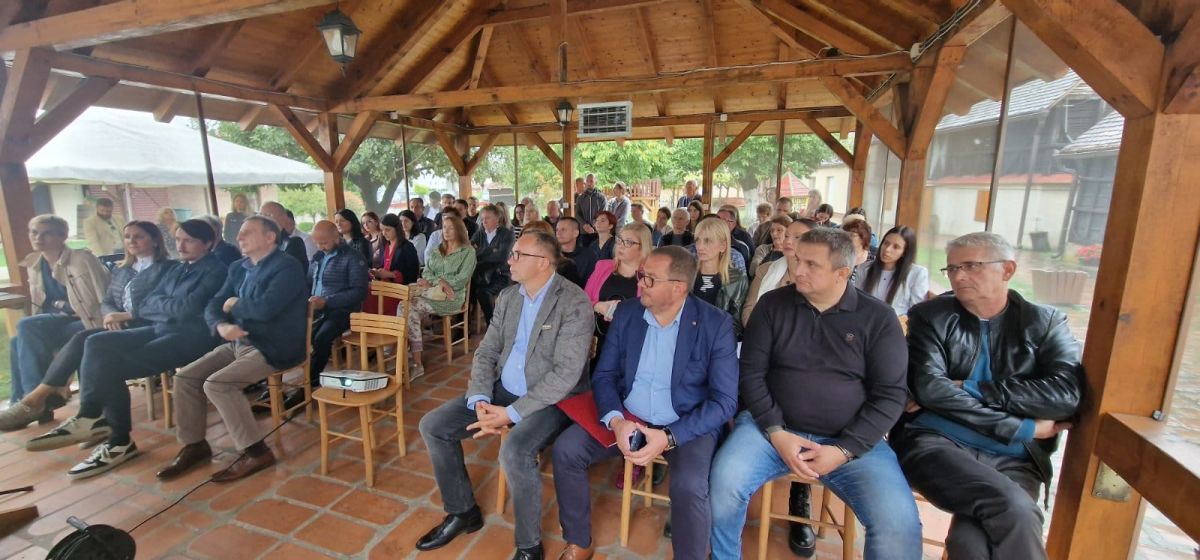 фб страница Милана Дамњановића
