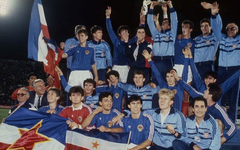 Jugoslavija - šampion Mondijalita u Čileu 1987 - kapiten Milan Pavlović (foto: RTS)