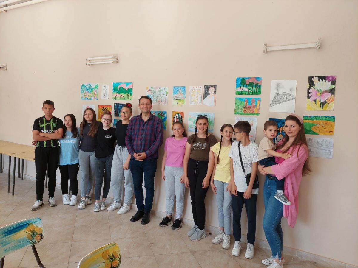 Мајалук, лук од цвећа незаборава