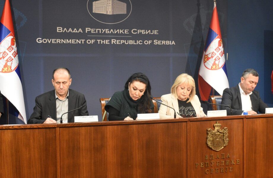 „Уведен мораторијум на штрајк“: Министарка просвете и три репрезентативна синдиката потписали уговор