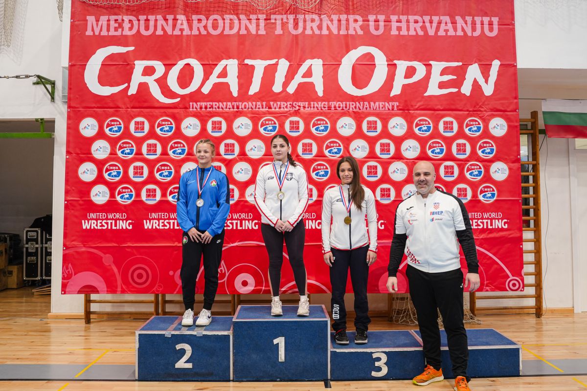 https://www.facebook.com/croatiaopenwrestling/photos?locale=ru_RU