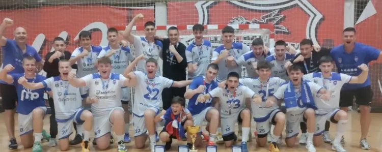 Neprikosnoveni i u Srbiji – šampioni do 16 godina (foto: RK Metaloplastika)