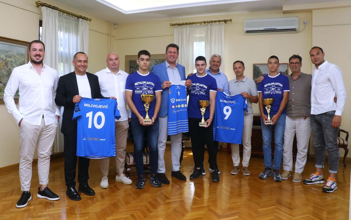 predstavnici Saveza, Kluba i Grada (foto: Glas Podrinja - J. R.)