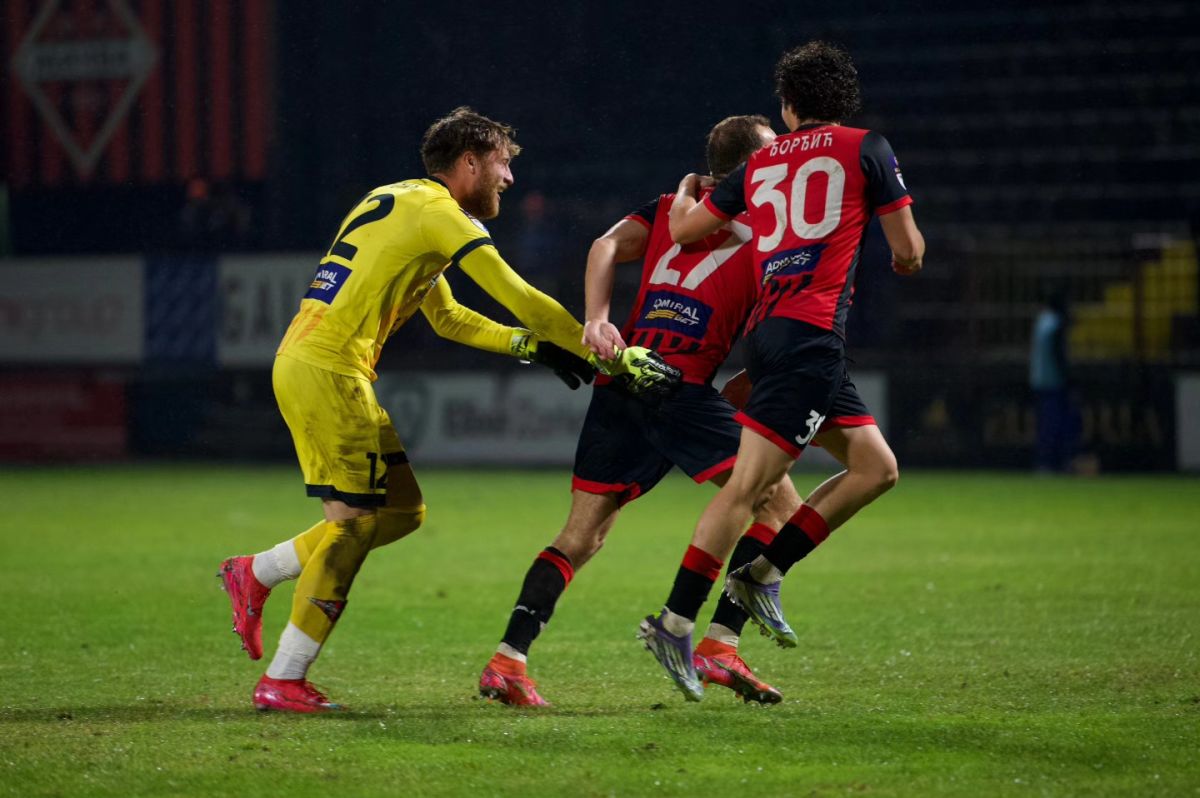 Slavlje Pejovića posle gola (foto: Filip Savić/FK Mačva)
