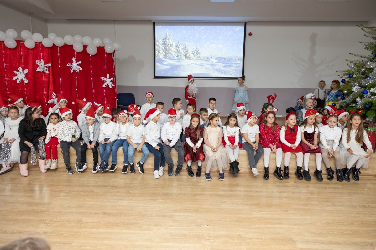 NOVOGODIŠNjA  PRIREDBA U OŠ „MAJUR” U MAJURU