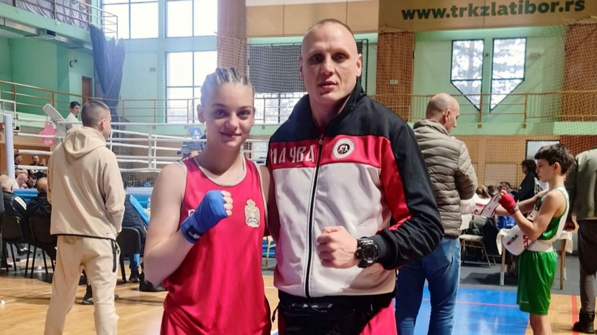 A. Todorović i trener B. Jovičić (foto: BK Mačva Šabac fb)