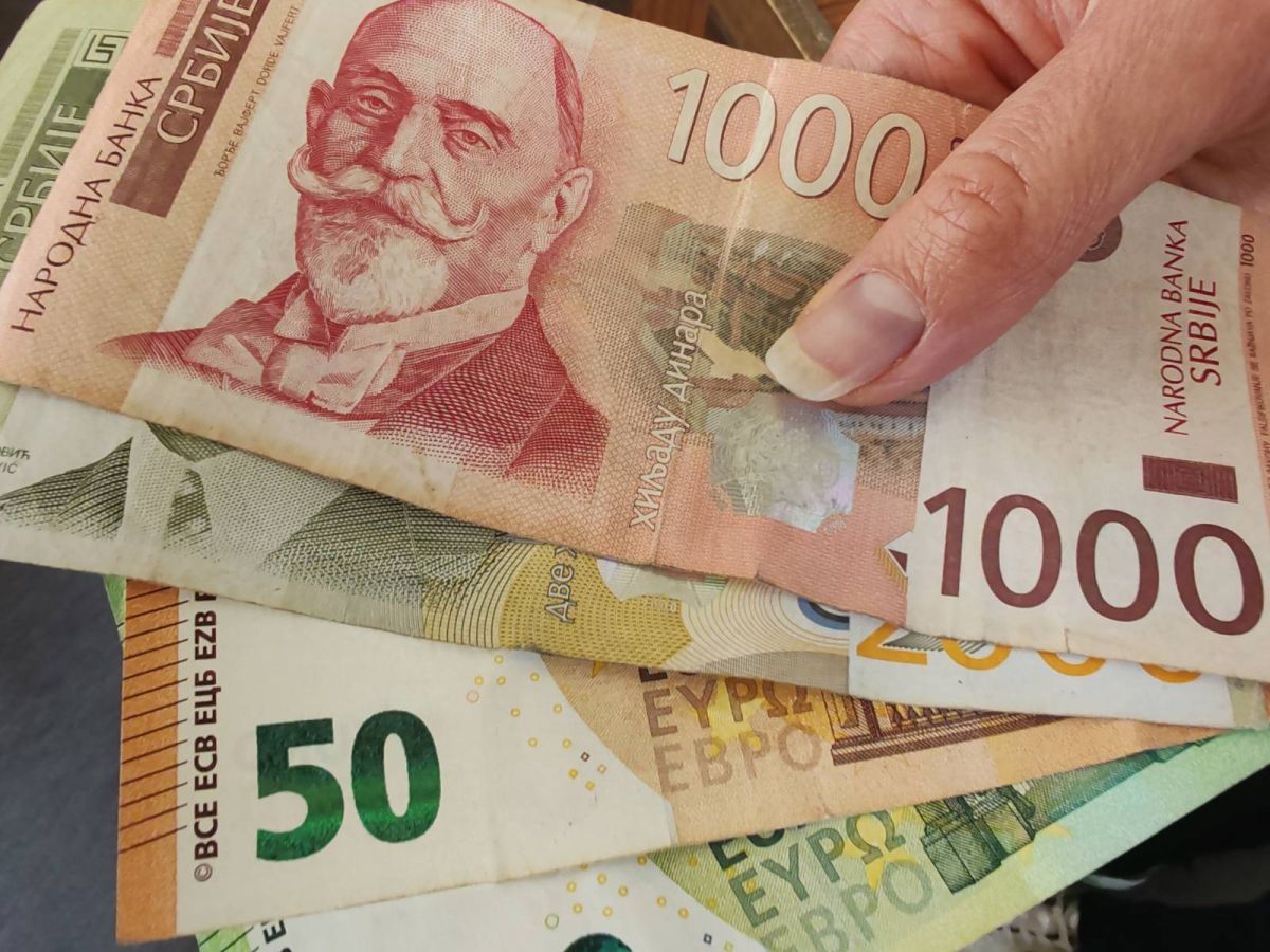 Kurs u ponedeljak: 117,38 dinara za evro - Glas Podrinja
