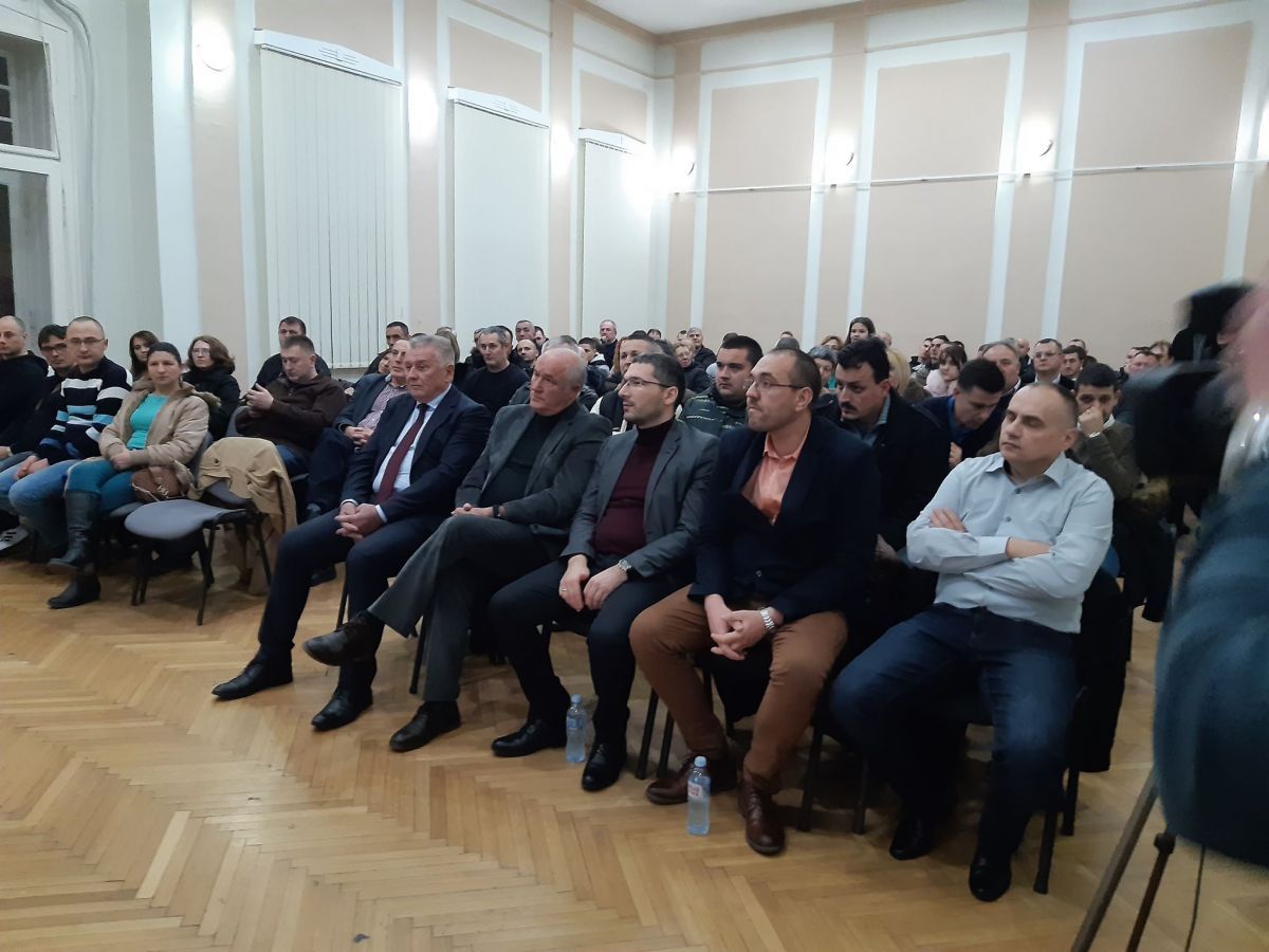 Tribina Narodnog bloka: Sramota je u Šapcu bojkotovati izbore