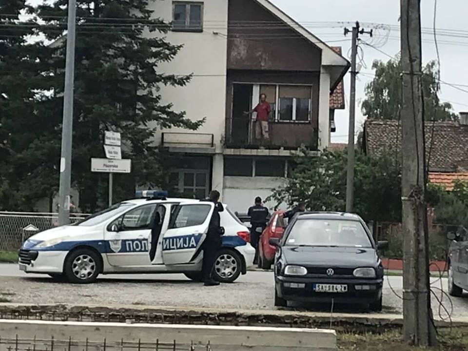 BOMBOM PROTIV POLICIJE