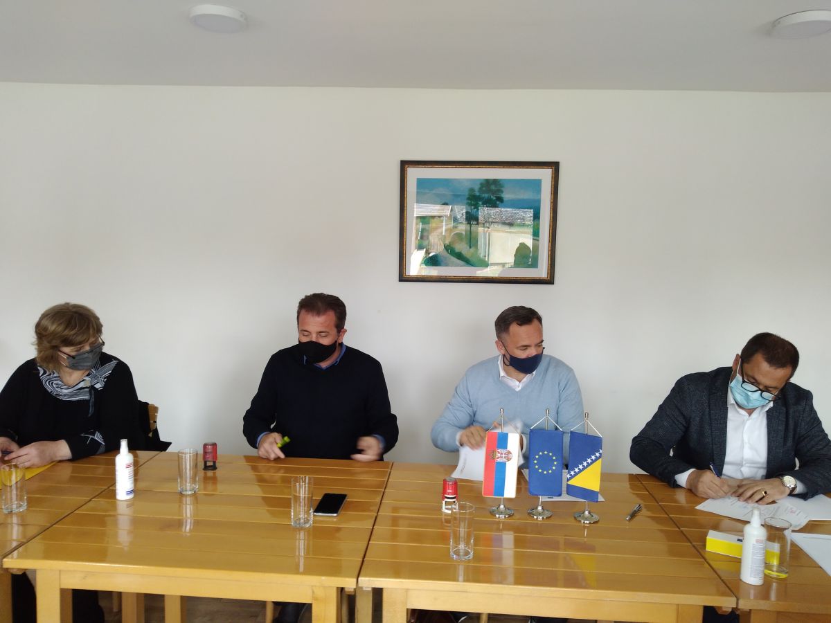 Potpisan partnerski sporazum Caritasa Šabac Opština Bogatić sa udruženjima iz BIH Pro Reha Sarajevo i SEC Banja Luka na realizaciji projekta EU Poboljšanje zapošljivosti ljudi iz osetljivih grupa pružanjem novih znanja i veština