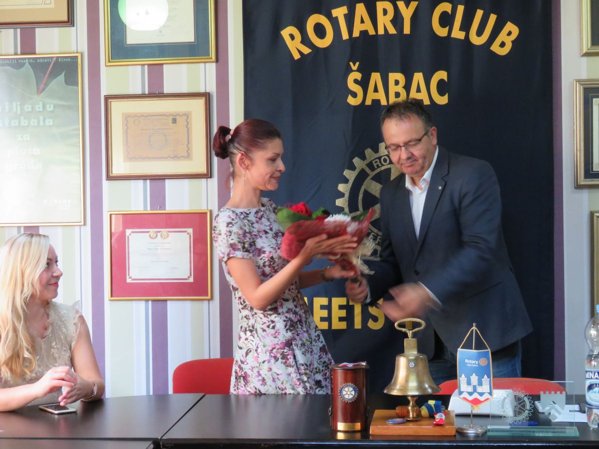 Rotarijanci donirali klime Oš "Sveti Sava"