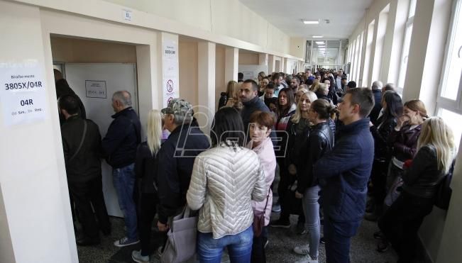 Данас почело гласање на превременим парламентарним изборима на Косову