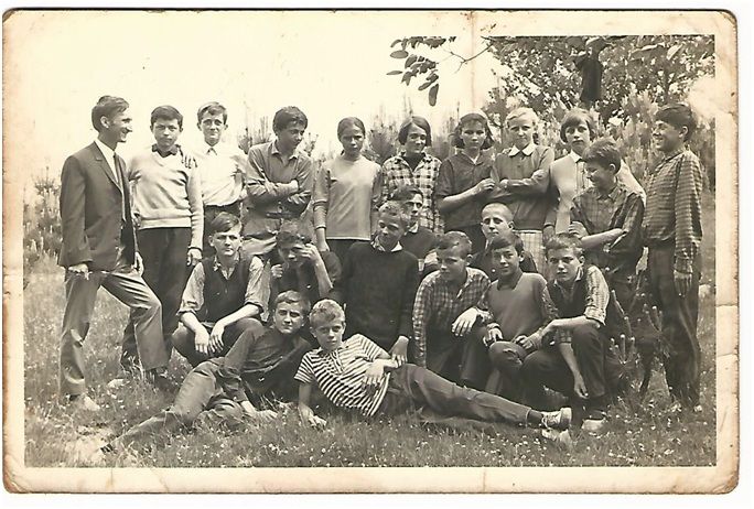 Матуранти  Основне  школе  у  Доњој  Оровици  школске  1968/69.  године