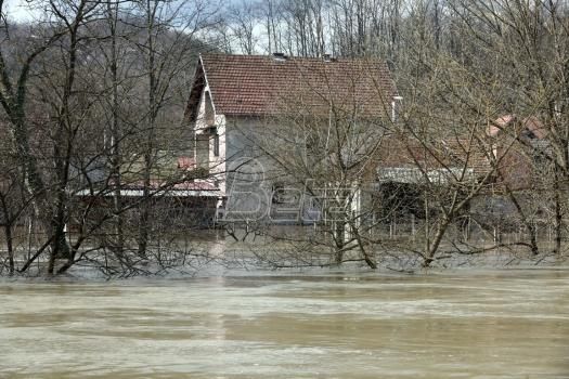 Војска Хрватске помаже одбрану од поплава