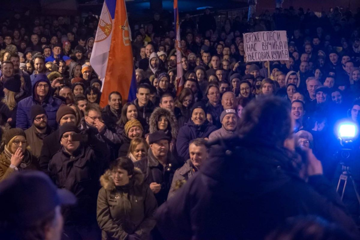 Више од пет хиљада људи на протесту у Крагујевцу
