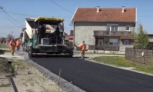 Novi asfalt za ulicu Stepe Stepanovića na Jevremovcu