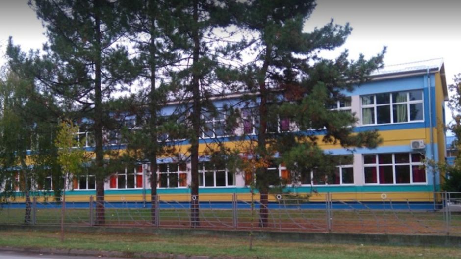 Ministarstvo: Direktorka škole u Šapcu smenjena u skladu sa zakonom, protest roditelja neosnovan