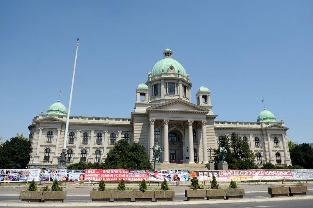 Skupština Srbije usvojila set finansijskih zakona