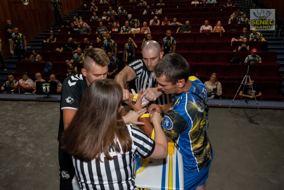 SENEC foto: HAND - IFA Armwrestling World Cup (fb strana)