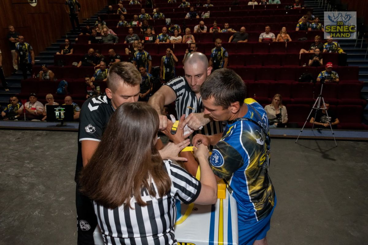 SENEC foto: HAND - IFA Armwrestling World Cup (fb strana)