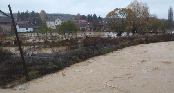 Poplave usled intenzivnih padavina