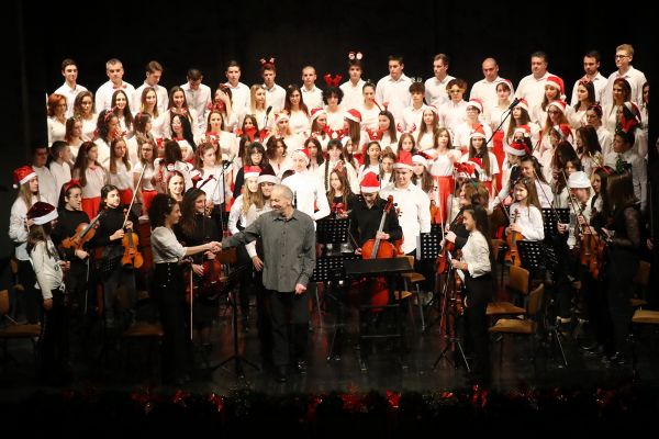 Novogodišnji koncert Muzičke škole (Foto galerija)