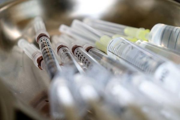 Прва примена вакцине против рака на човеку