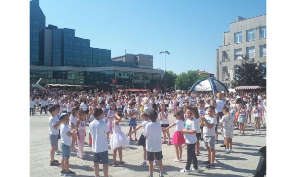 Osmesi predškolaca obasjali Šabac