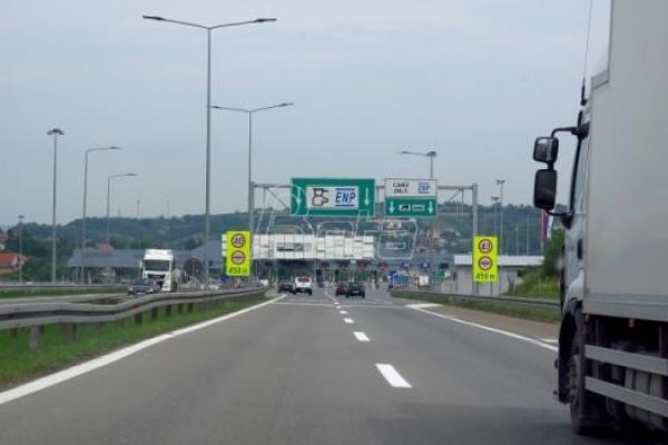 AMSS: Saobraćaj pojačanog intenziteta na putevima ka zemljama regiona
