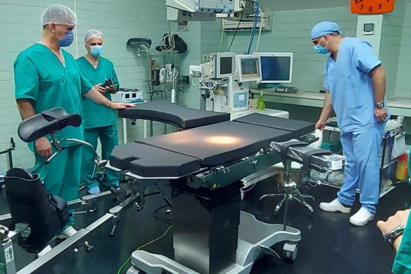 Нови операциони ортопедски сто