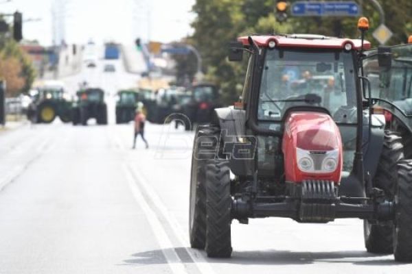 Портал 021: Пољопривредници сутра у Београду с премијерком, трактори остају у Новом Саду