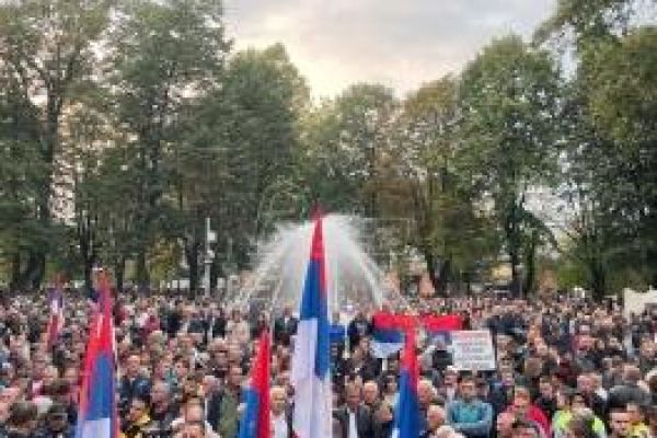 Protestni skup opozicije u Banjaluci: Traži se ponovno brojanje glasova u celoj RS