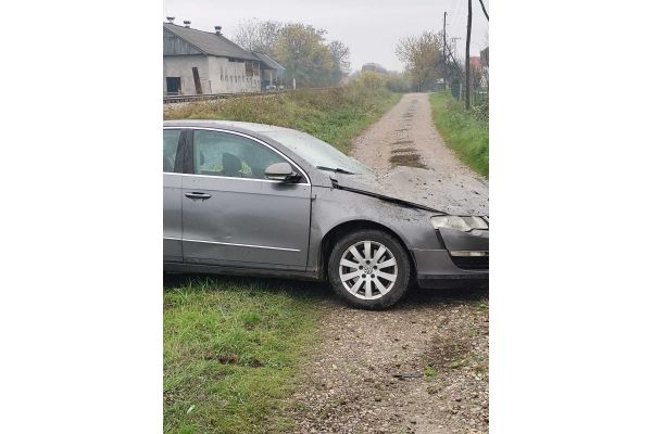 Žena teško povređena u sudaru automobila i voza